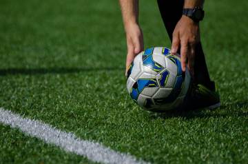 FIFA“足球团结我们”口号遇挑战：伊朗战火蔓延至世界杯赛场（配图示意）